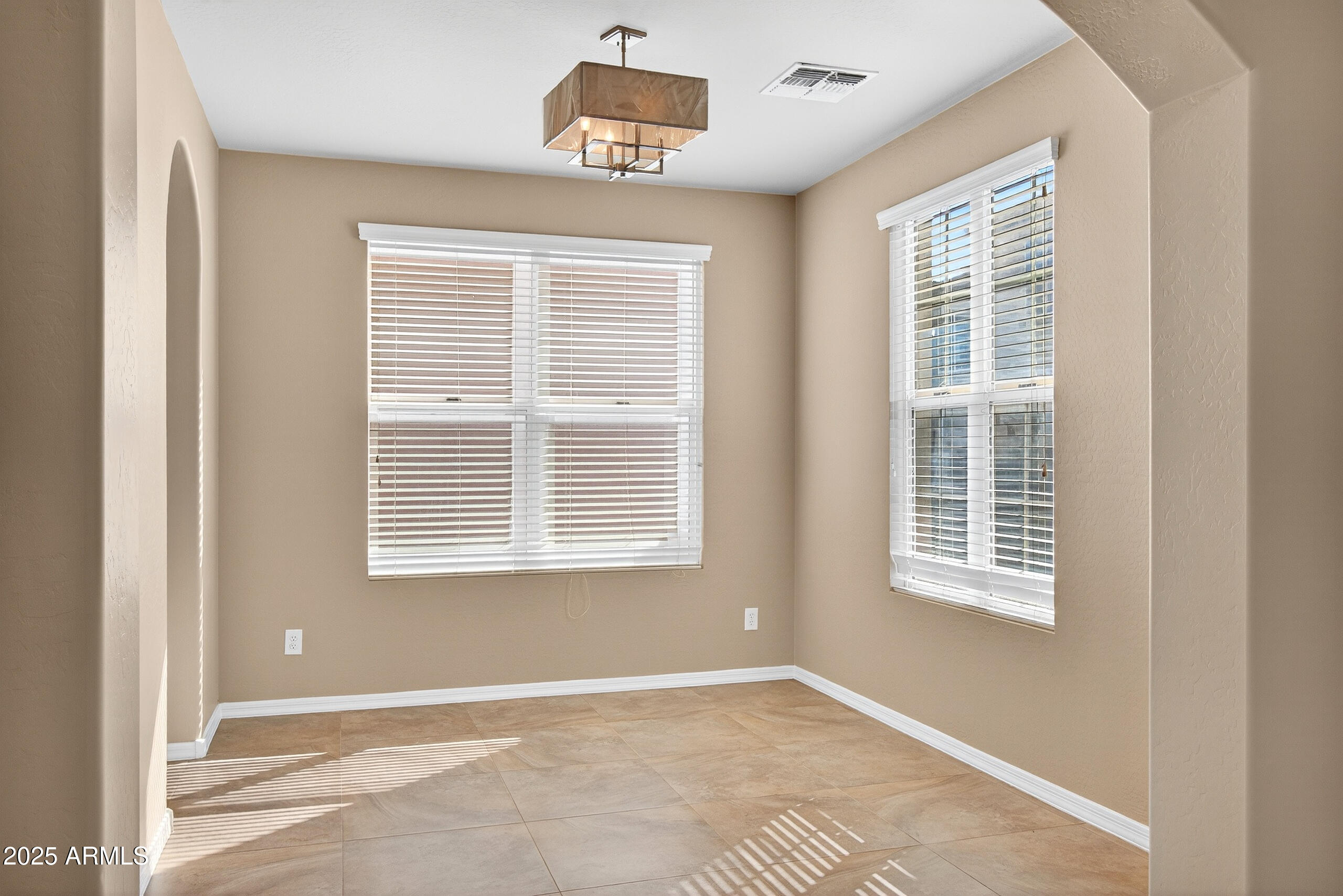 886 S HUISH Drive, Gilbert