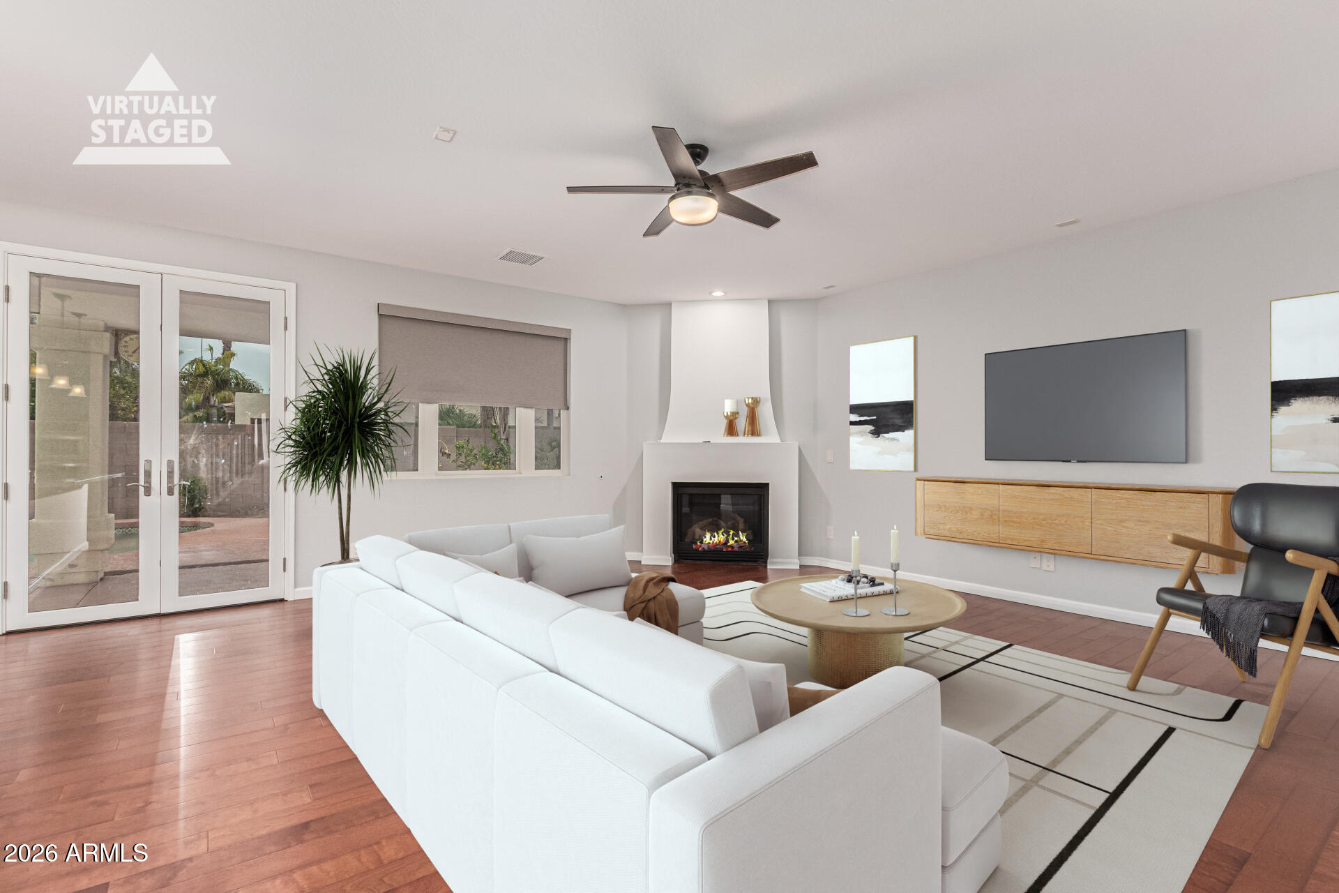 2818 E TEAKWOOD Place