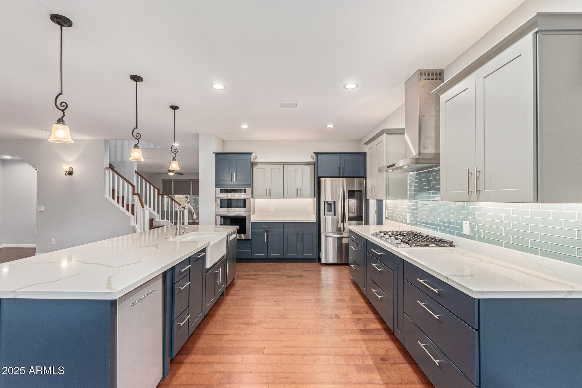 2818 E TEAKWOOD Place