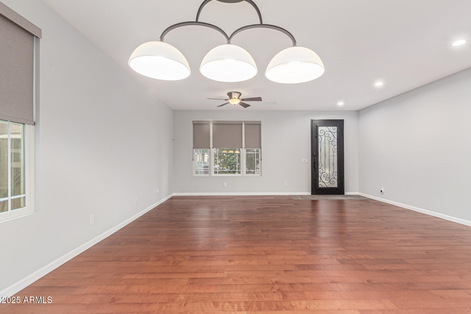 2818 E TEAKWOOD Place