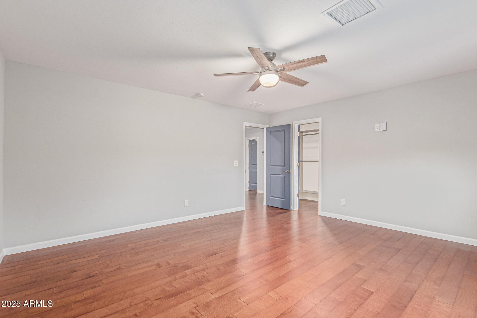 2818 E TEAKWOOD Place