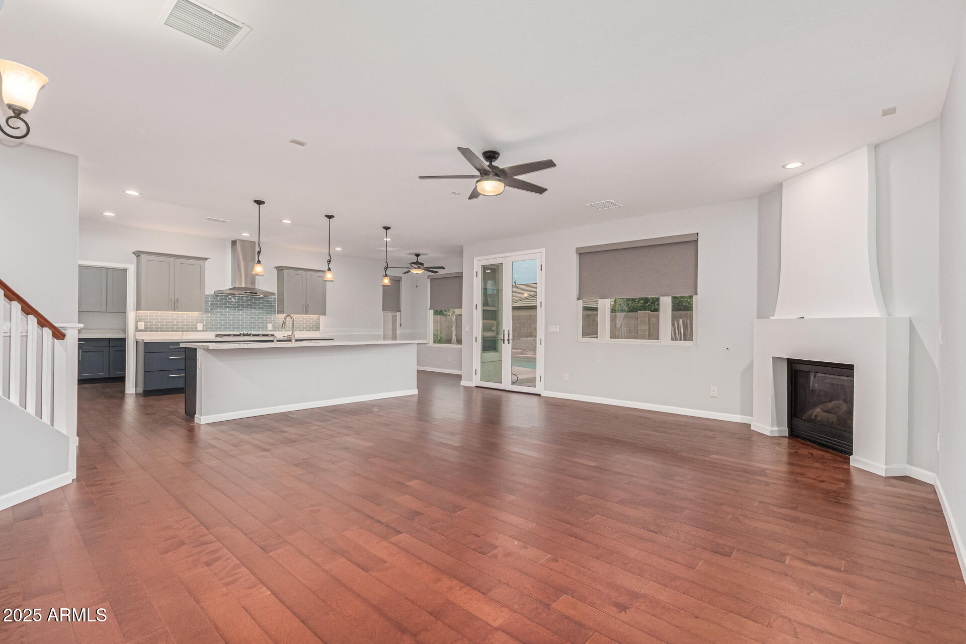 2818 E TEAKWOOD Place