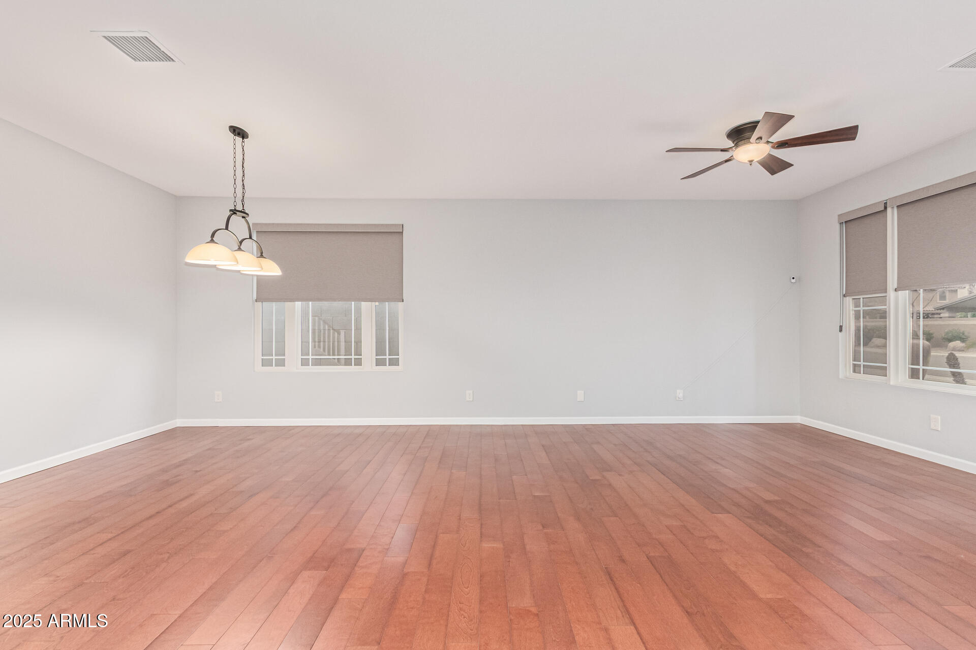 2818 E TEAKWOOD Place