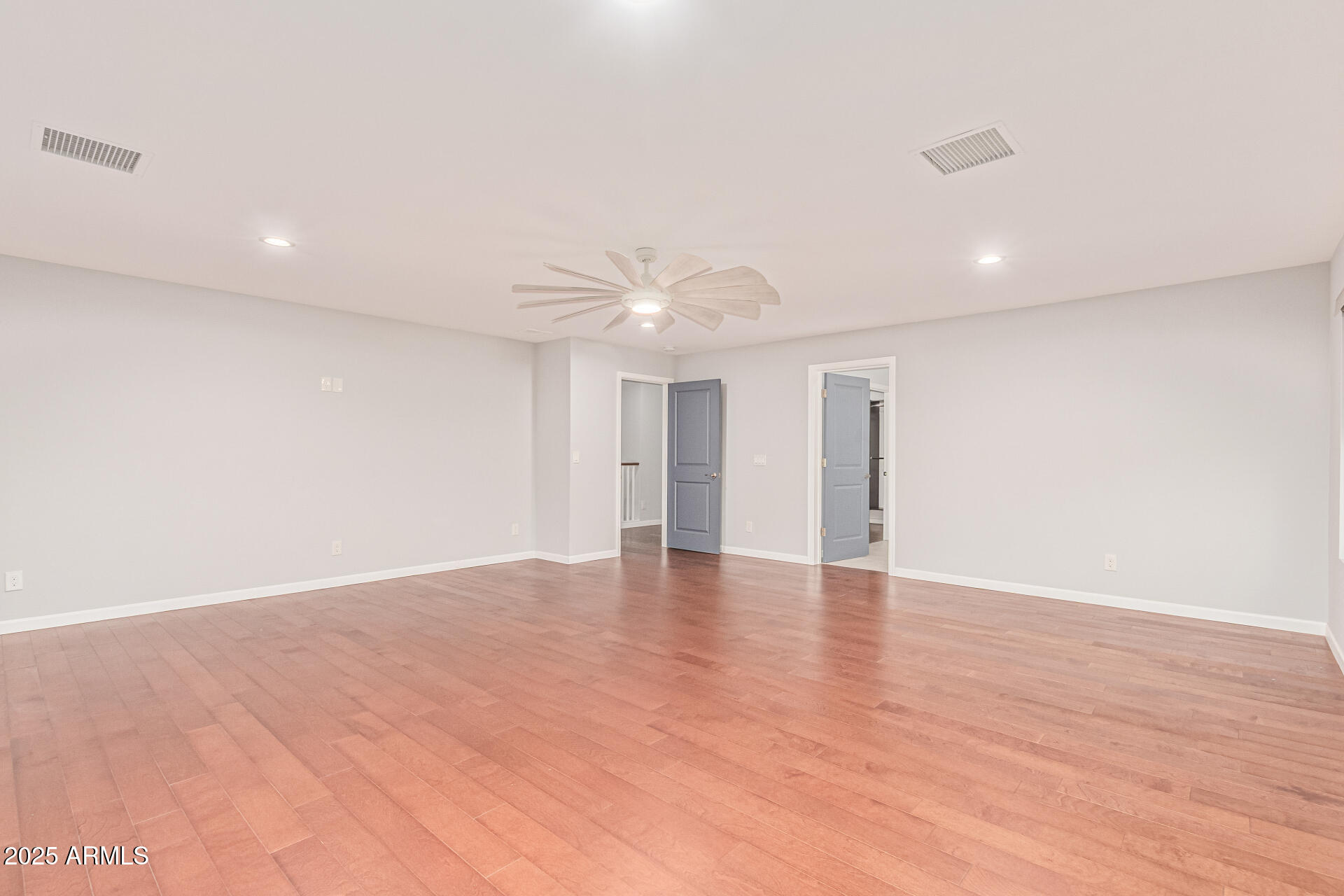 2818 E TEAKWOOD Place