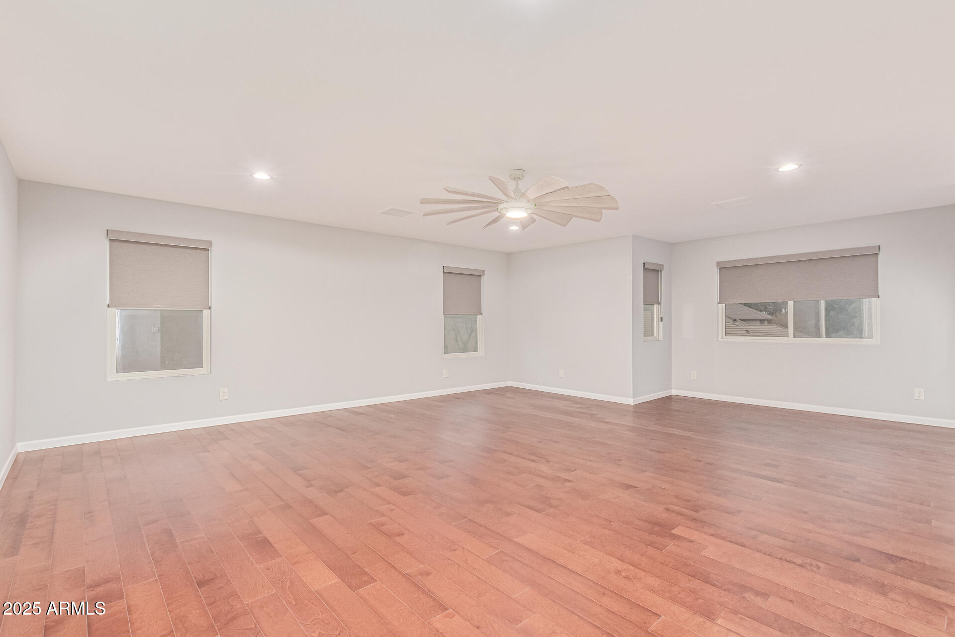 2818 E TEAKWOOD Place