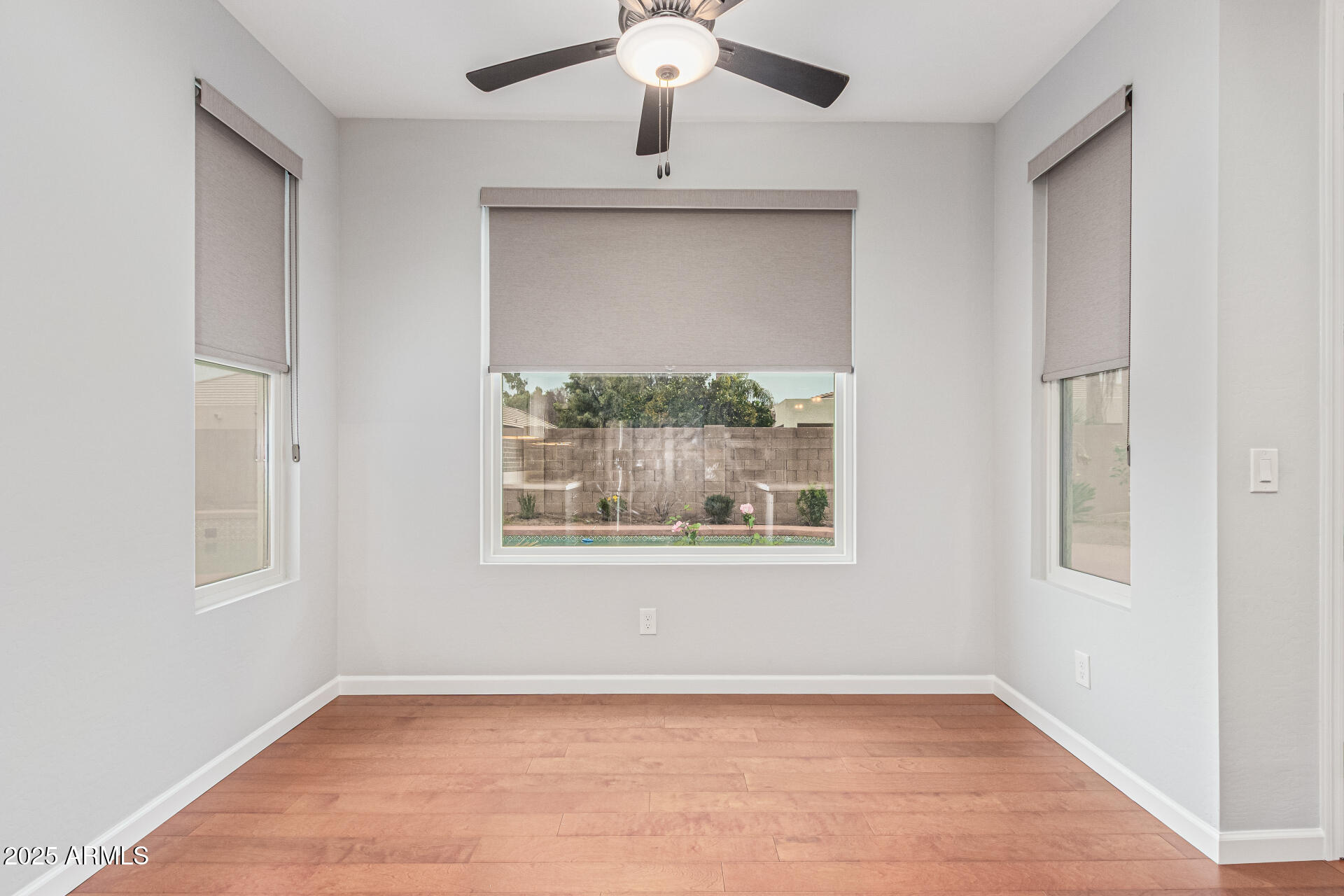 2818 E TEAKWOOD Place