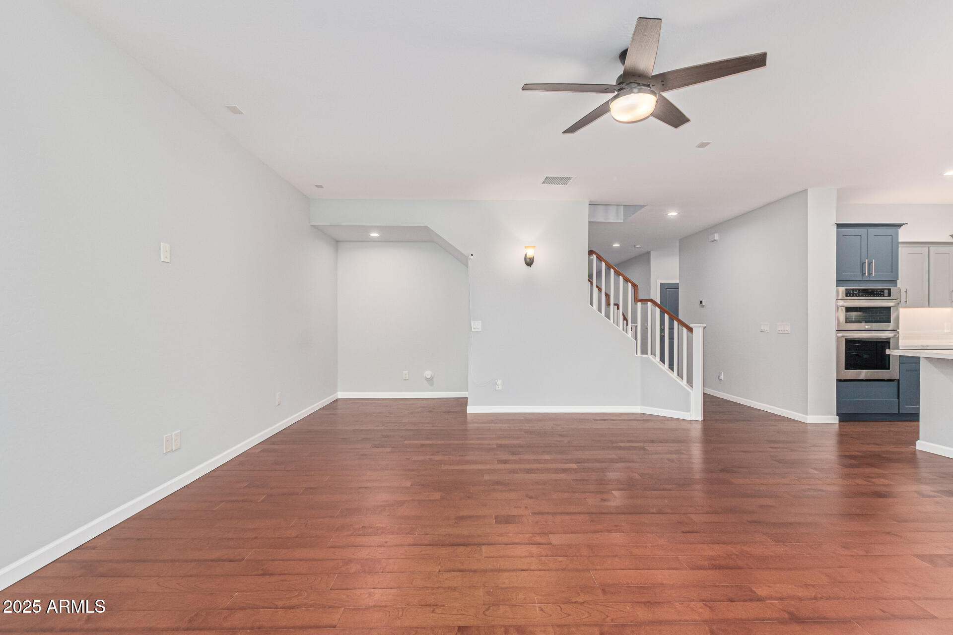 2818 E TEAKWOOD Place