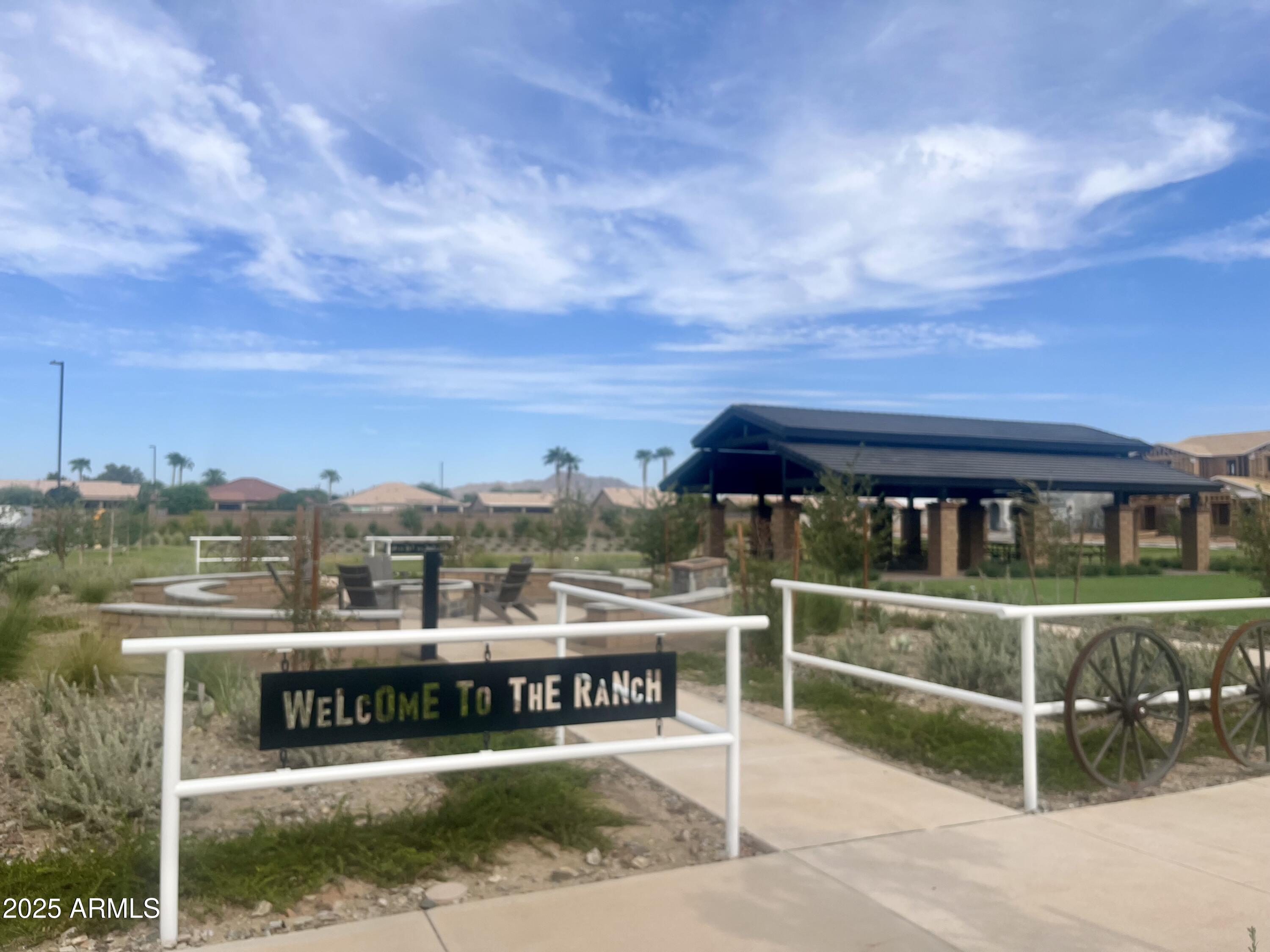 6870 S CROSSCREEK Drive