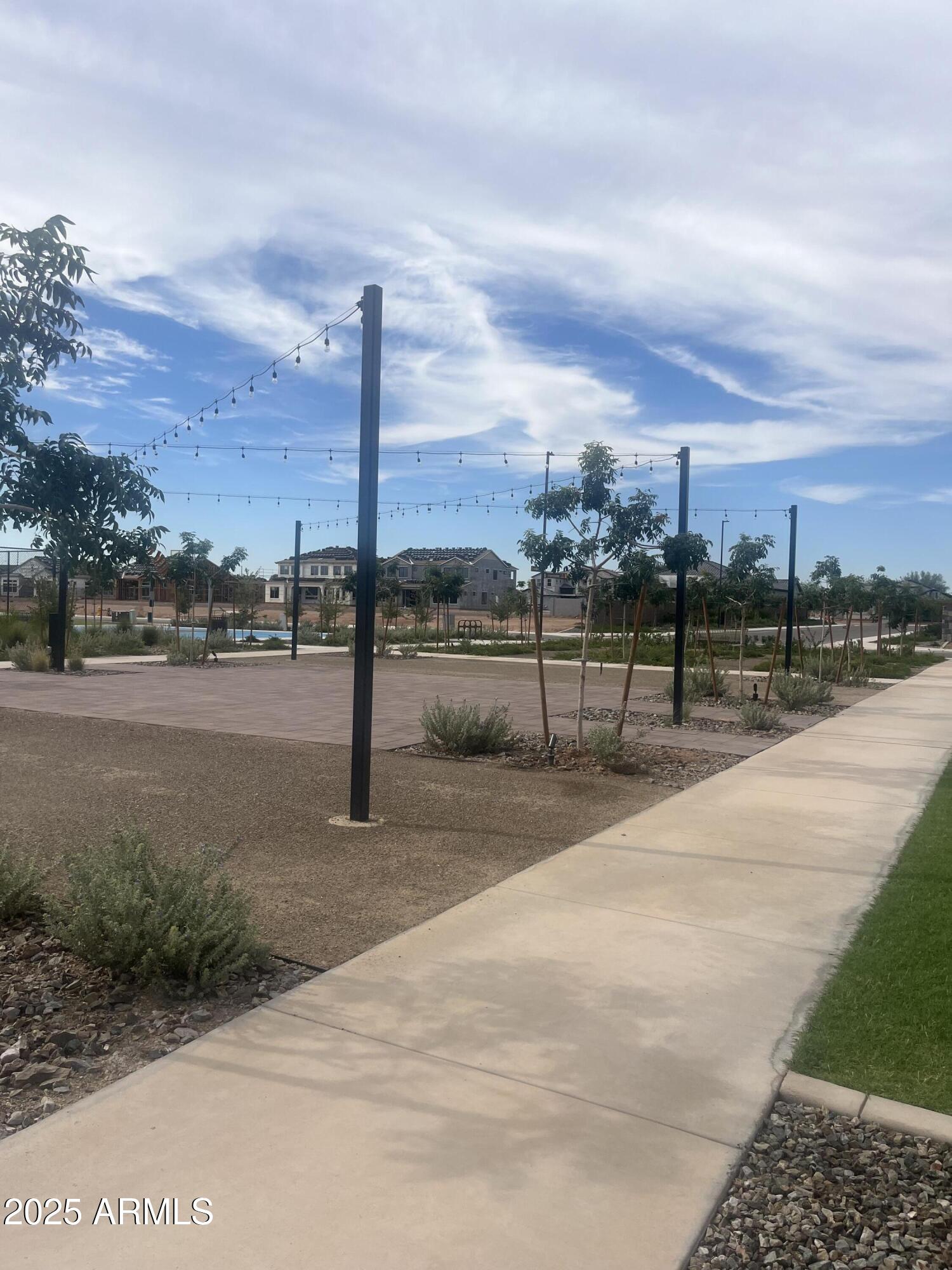 6870 S CROSSCREEK Drive