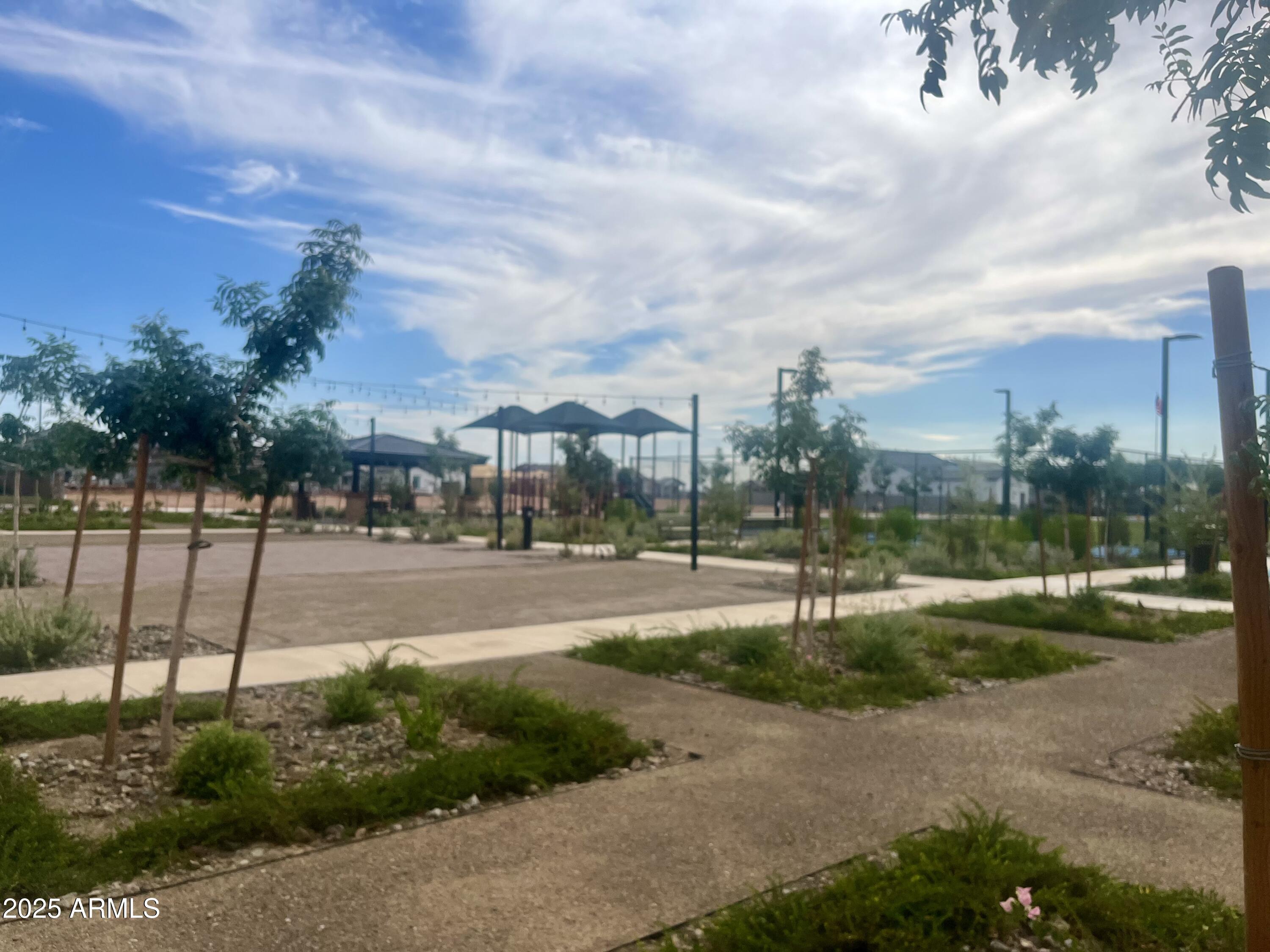 6870 S CROSSCREEK Drive