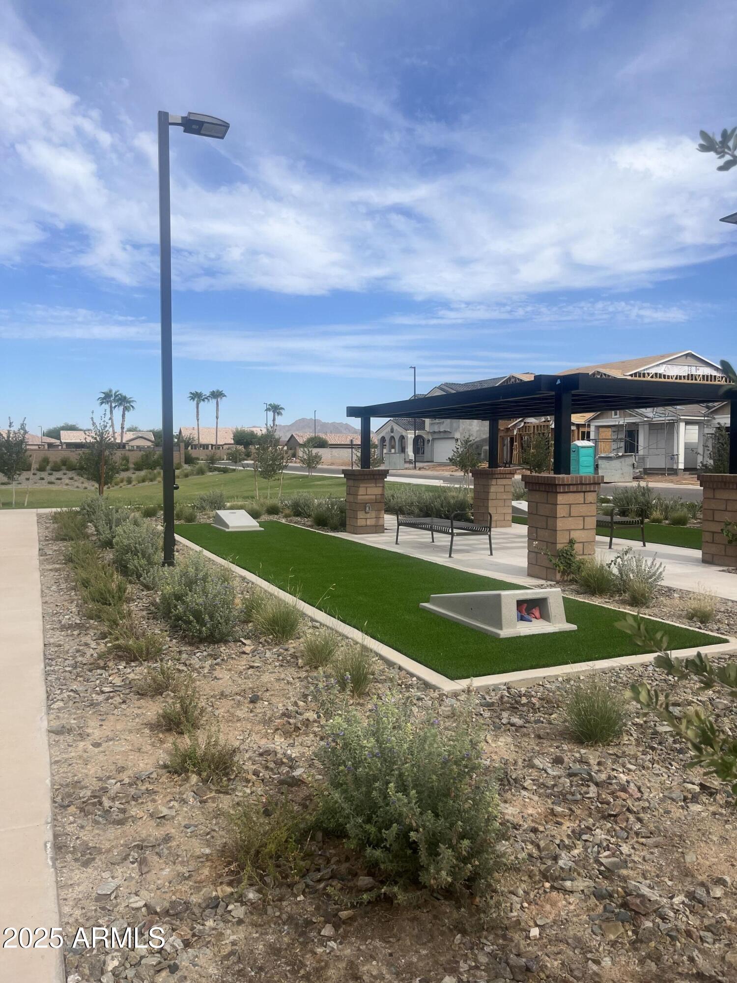 6870 S CROSSCREEK Drive