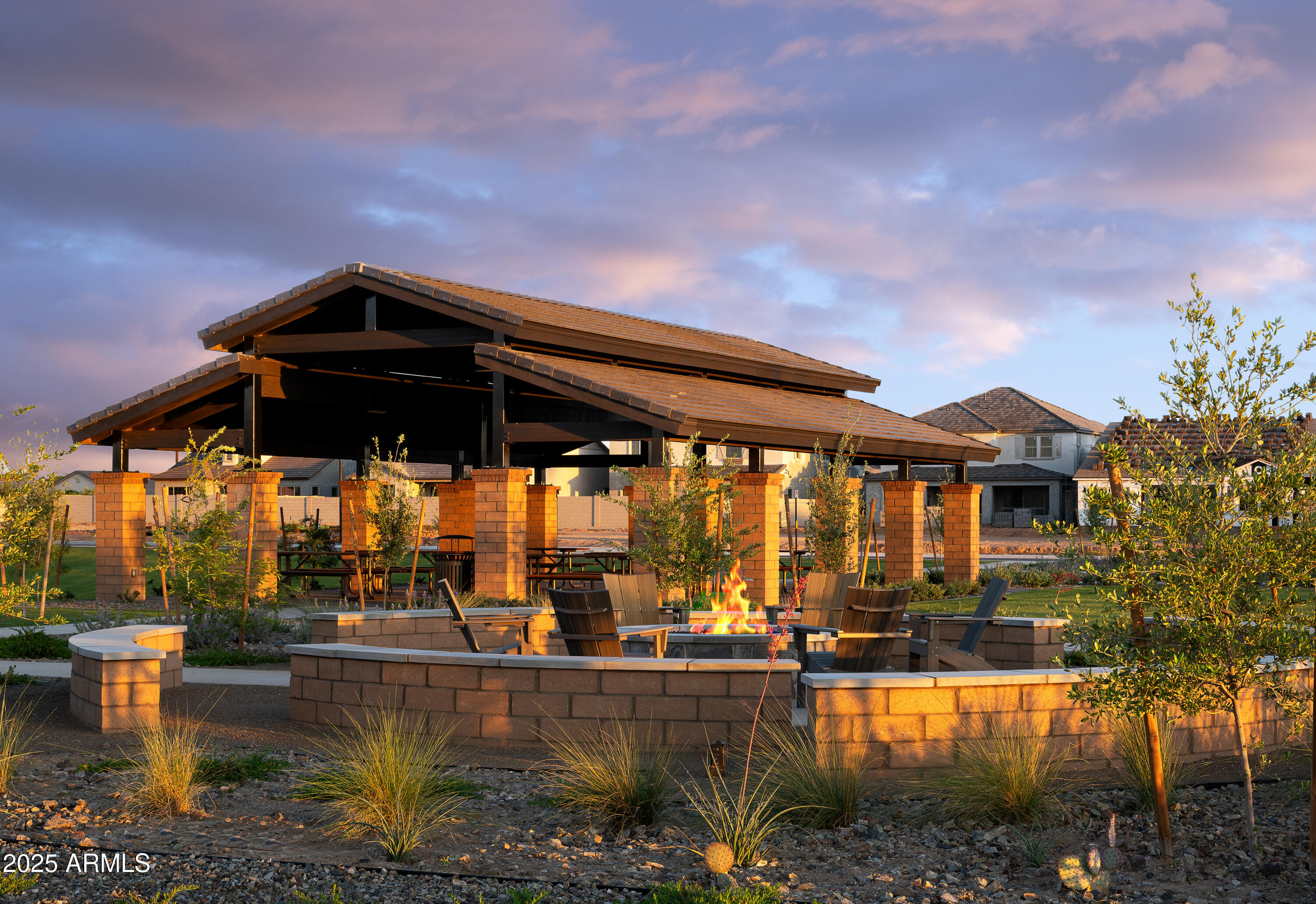 6870 S CROSSCREEK Drive