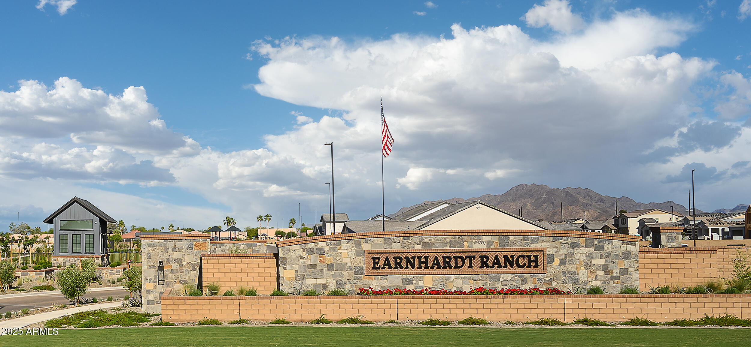 6870 S CROSSCREEK Drive