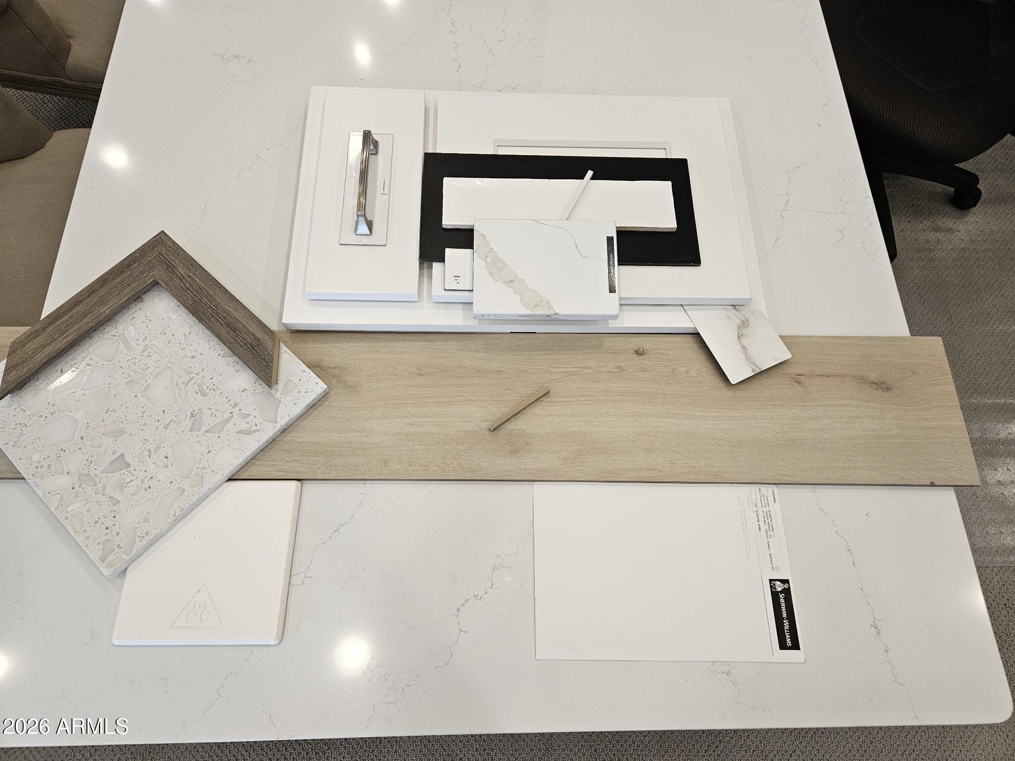 6870 S CROSSCREEK Drive