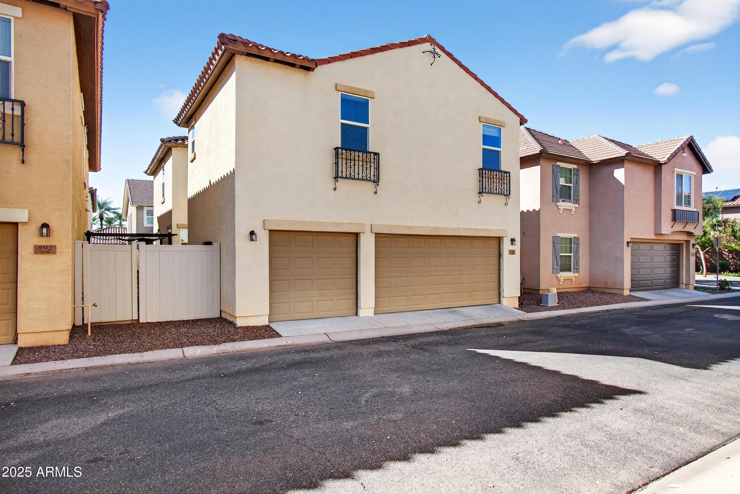 886 S HUISH Drive