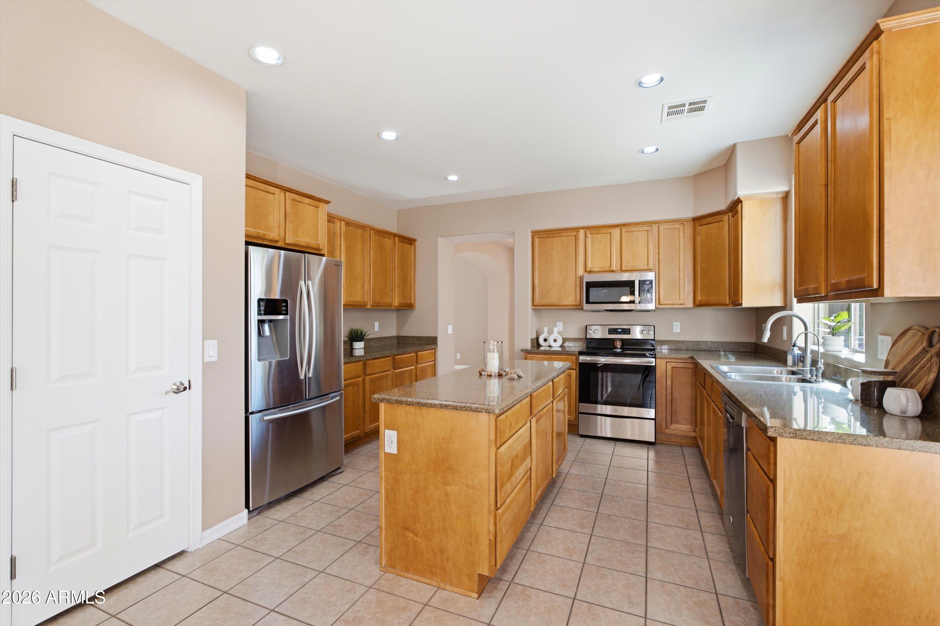 3097 E RAVEN Court