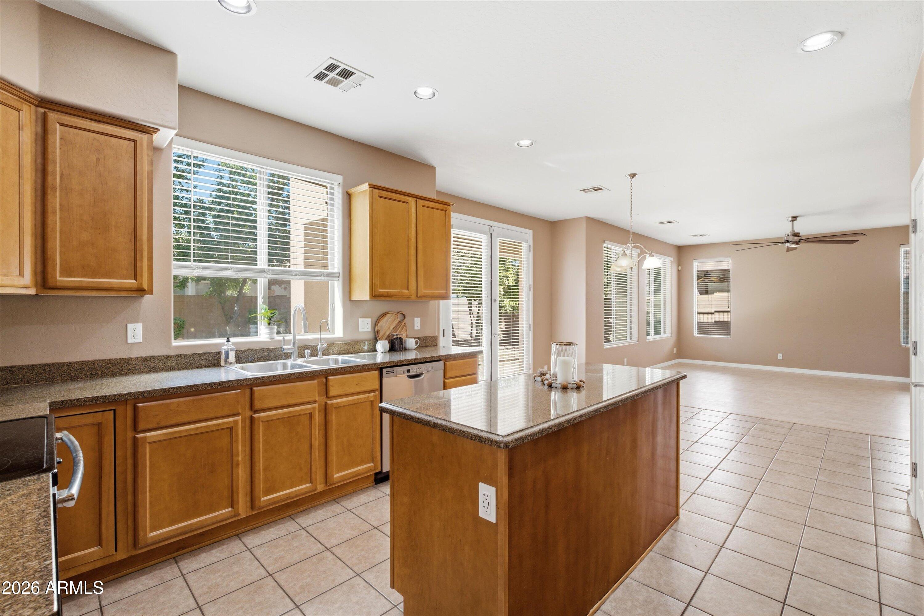 3097 E RAVEN Court