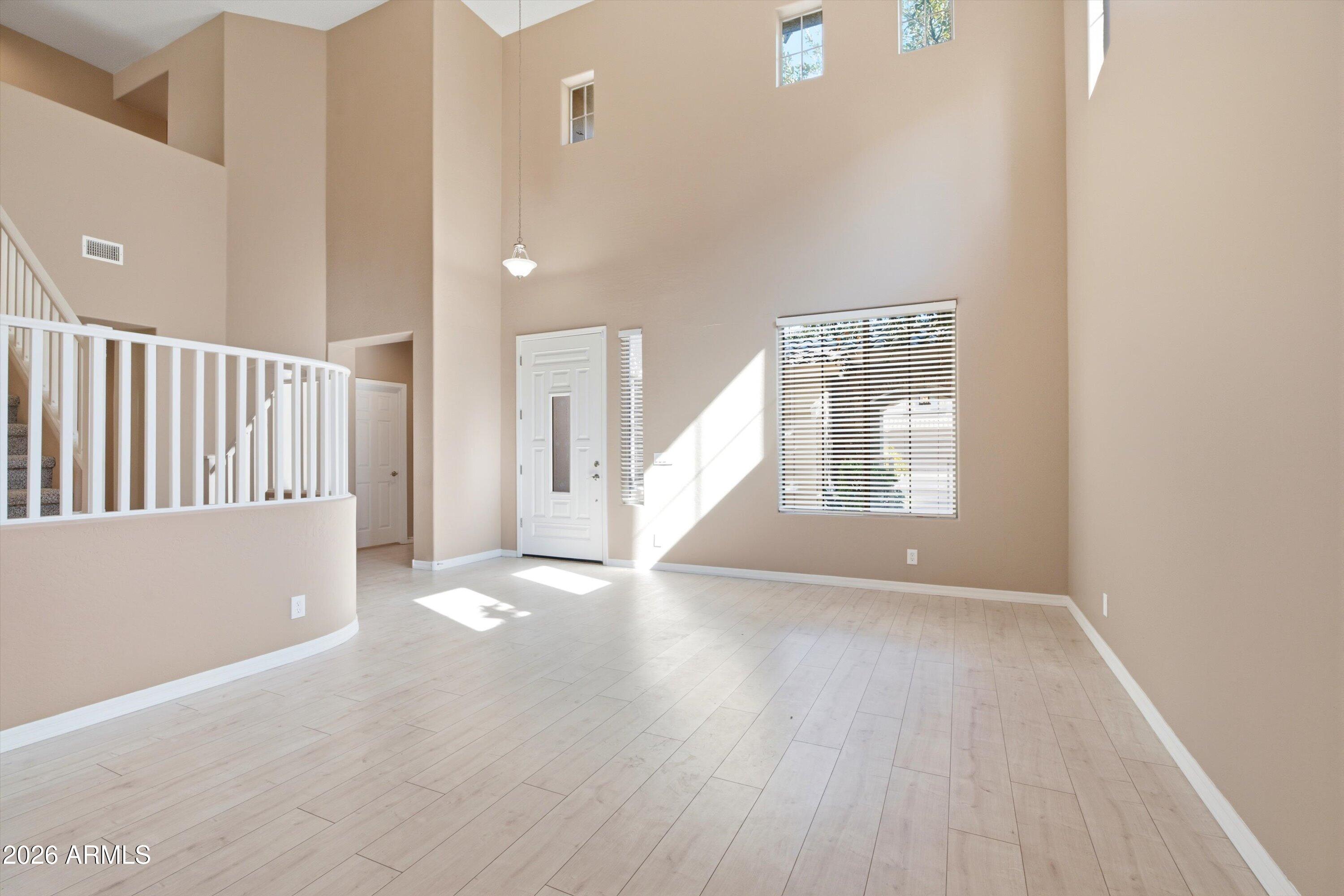 3097 E RAVEN Court