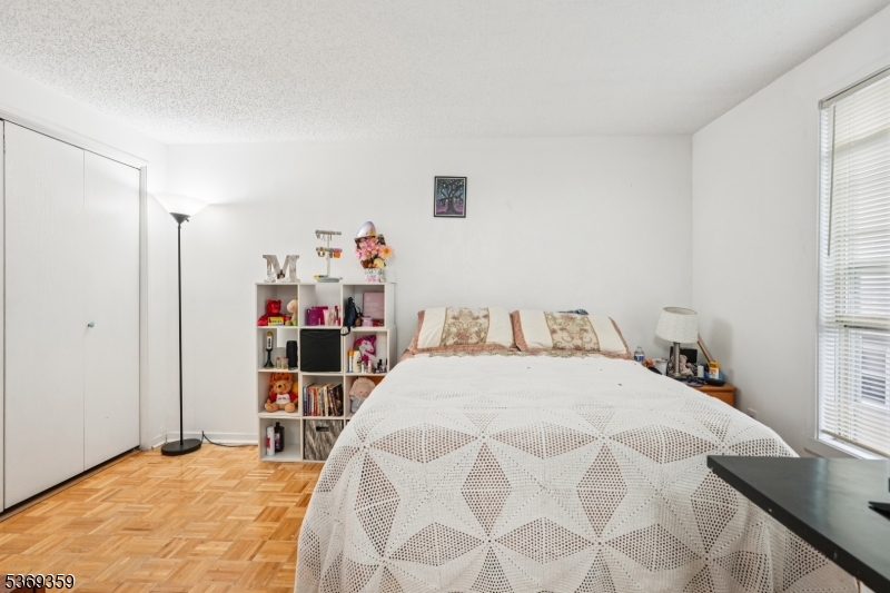 123 E 24Th St 4