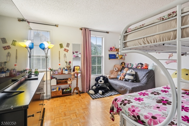 123 E 24Th St 4