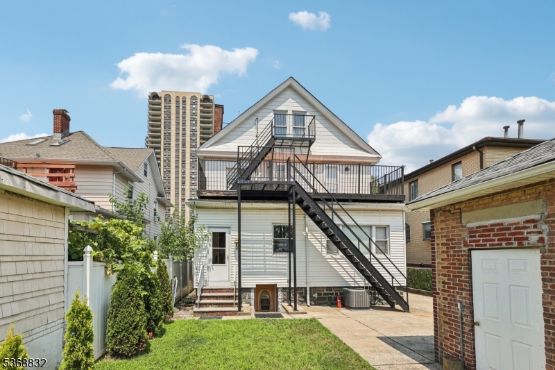 5 77Th St