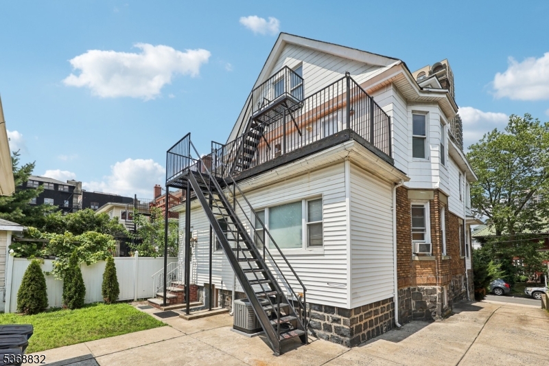 5 77Th St