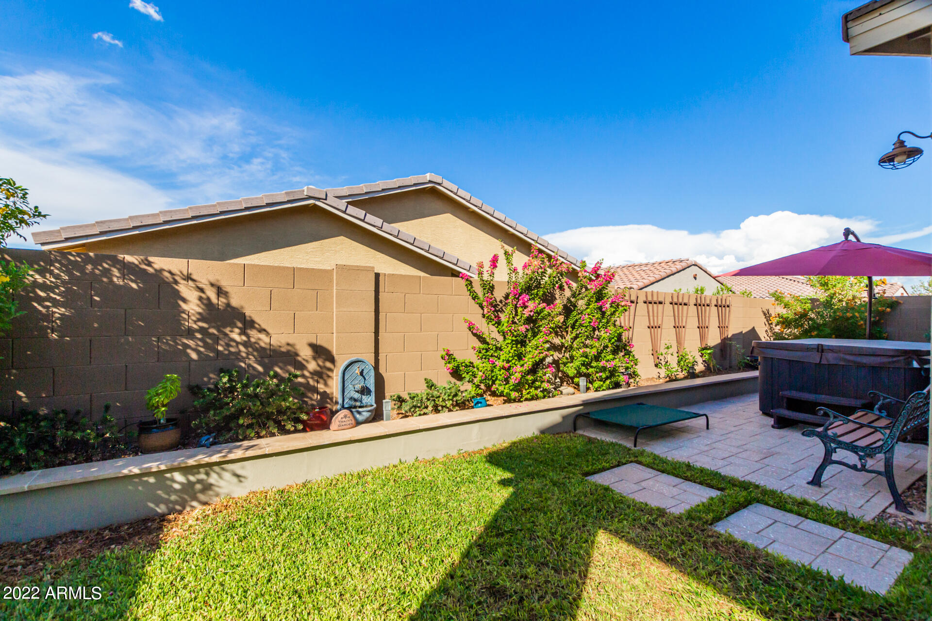 2830 E HIDALGO Avenue