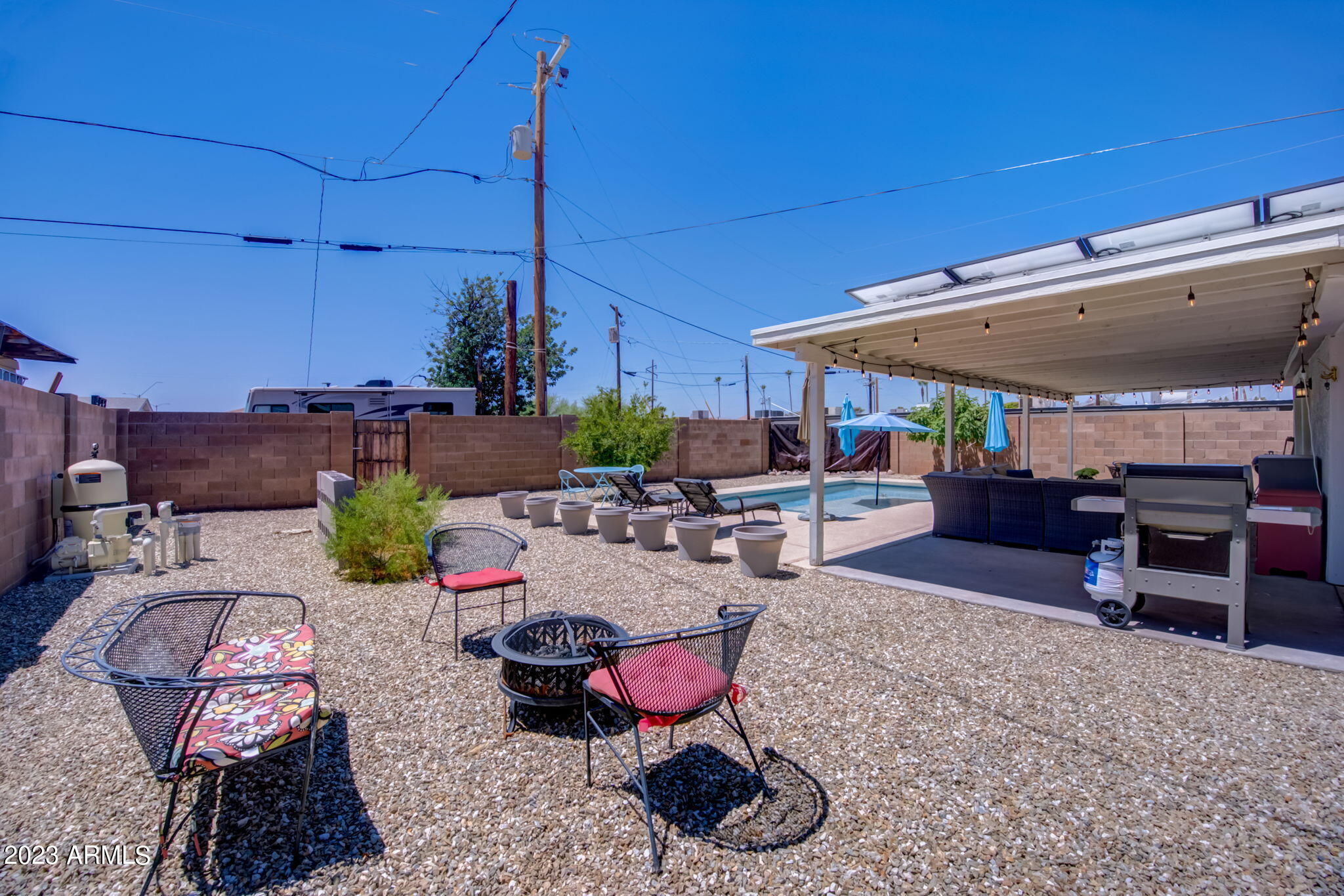 1215 E KALER Drive
