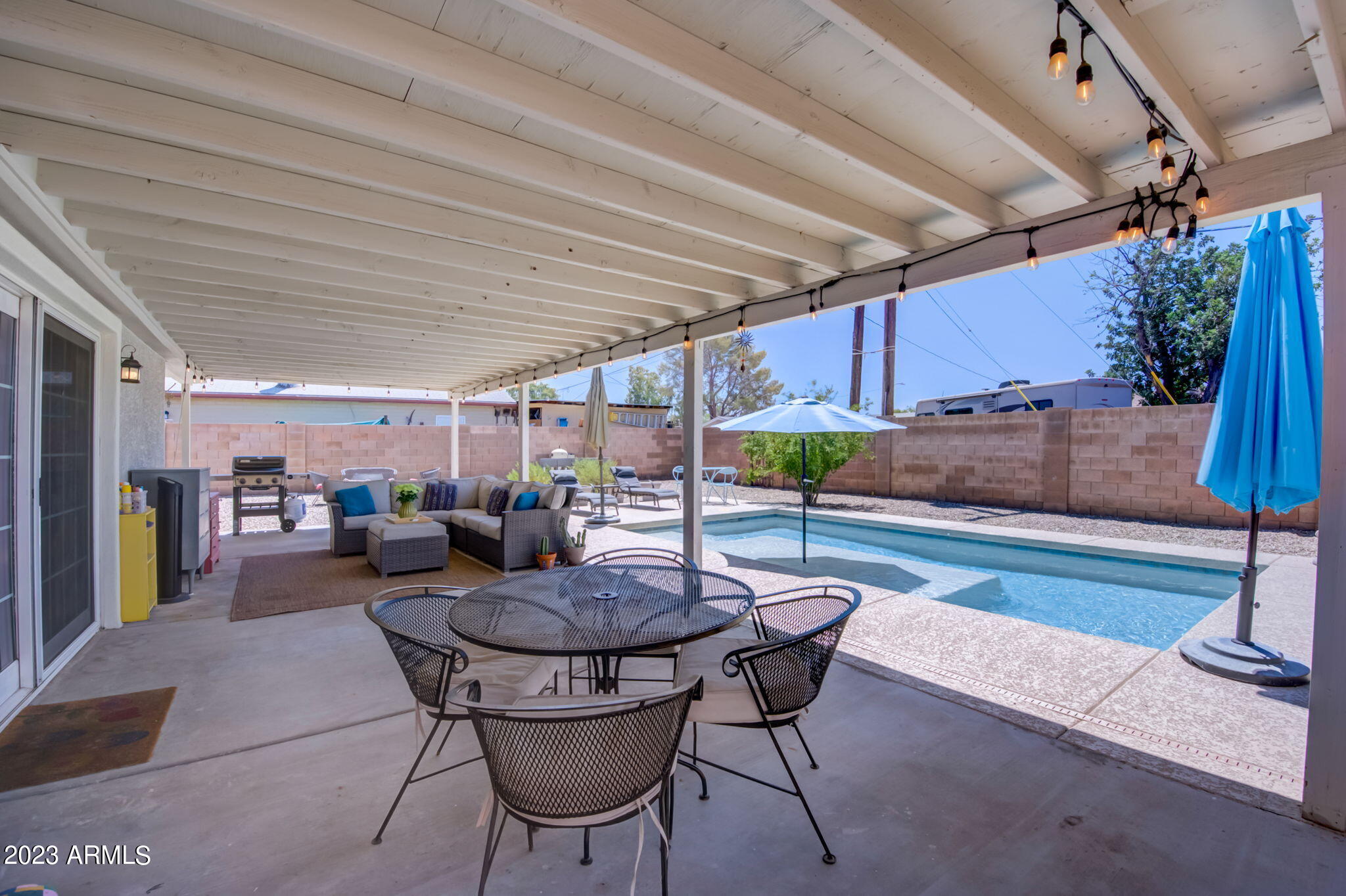1215 E KALER Drive