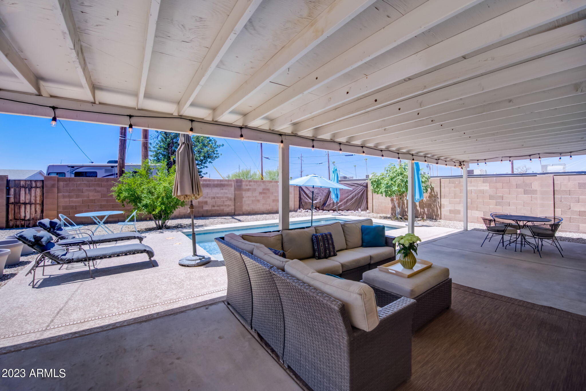 1215 E KALER Drive