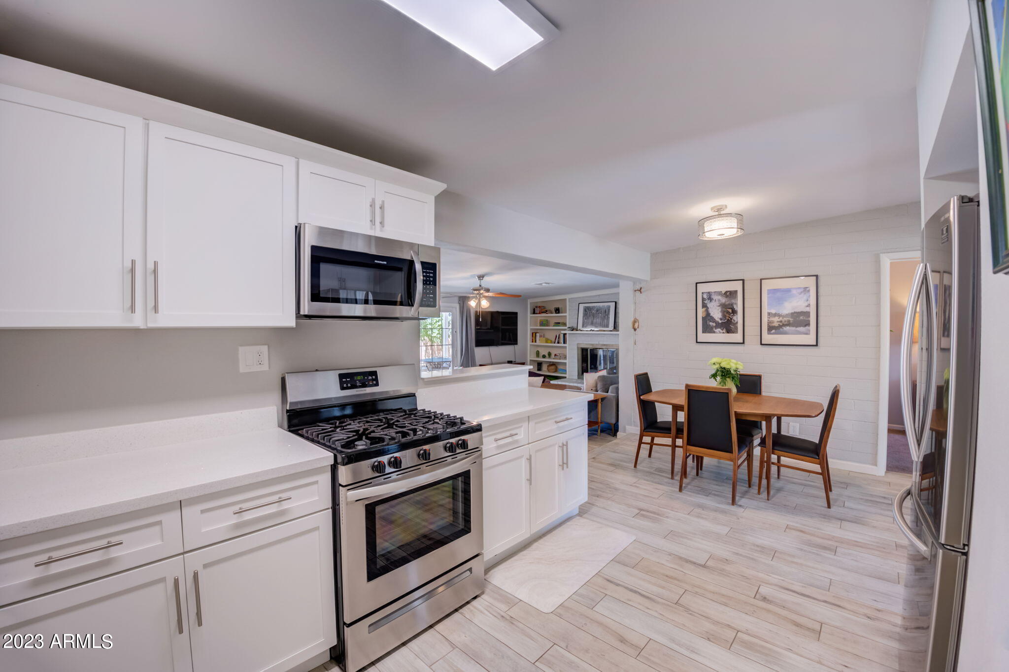 1215 E KALER Drive