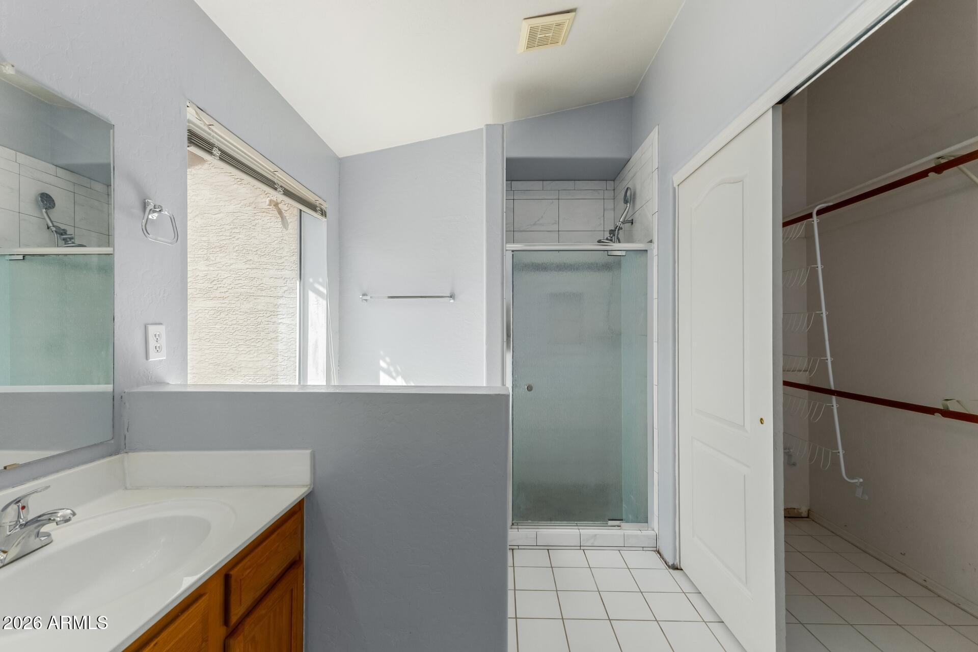 635 W ENSUENO Court
