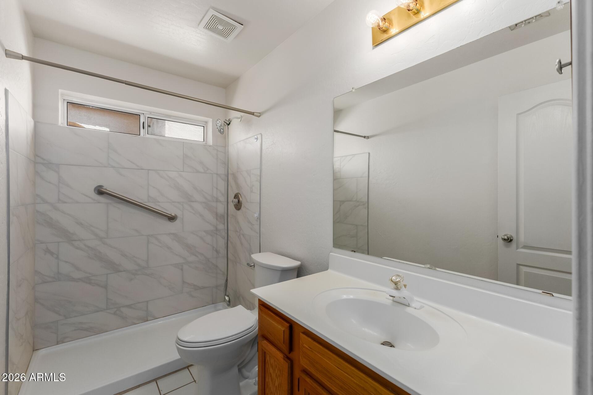 635 W ENSUENO Court
