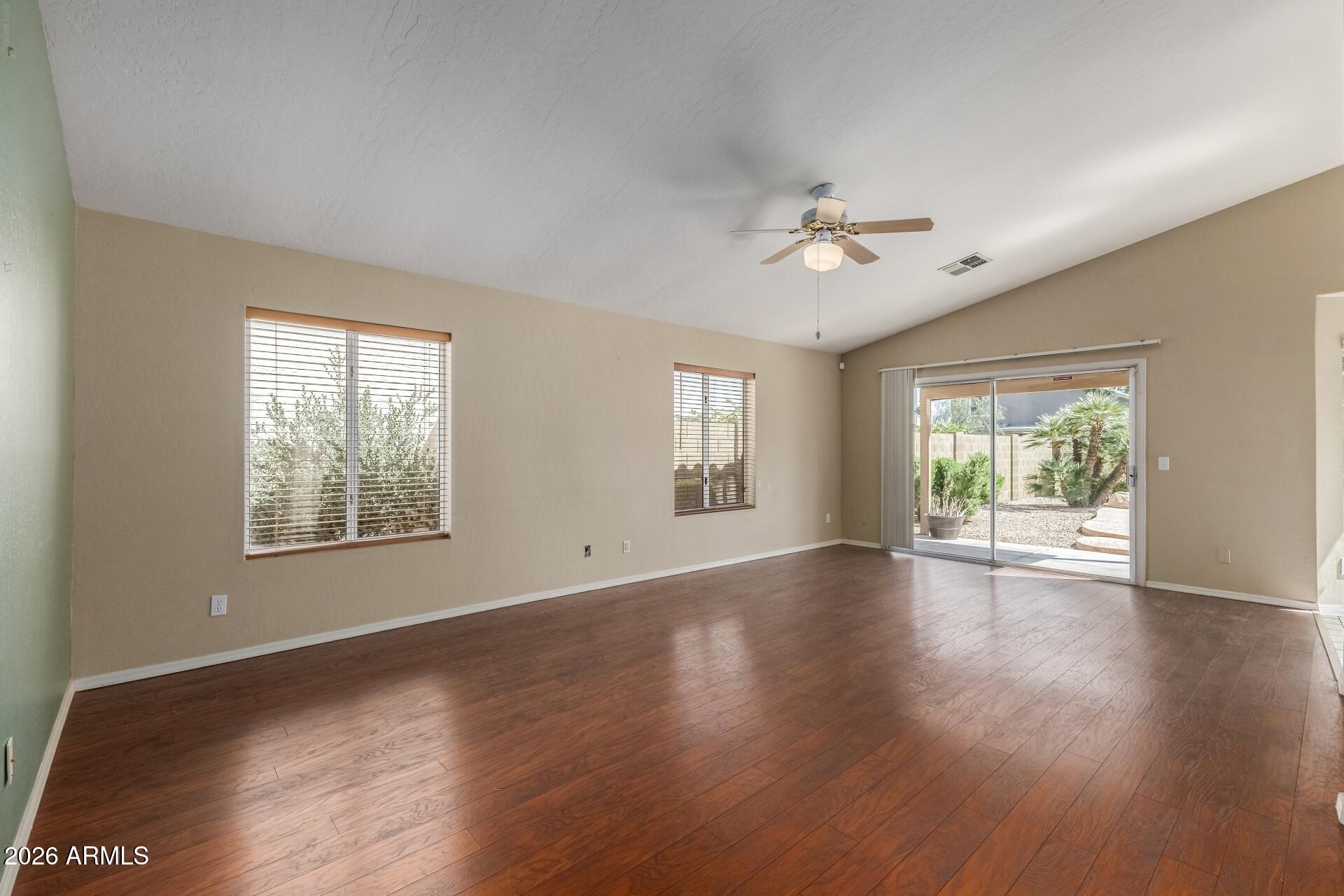 635 W ENSUENO Court