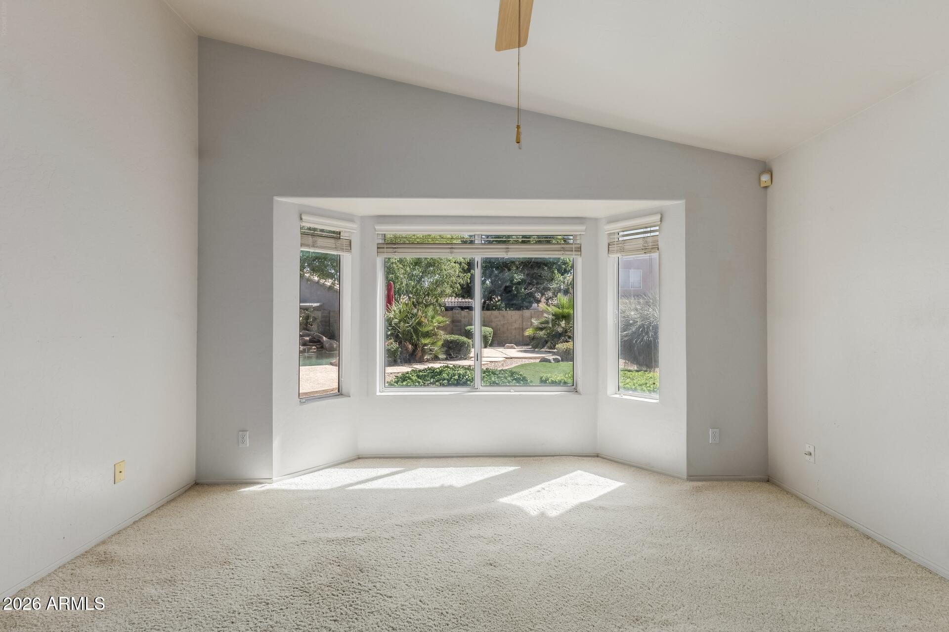 635 W ENSUENO Court