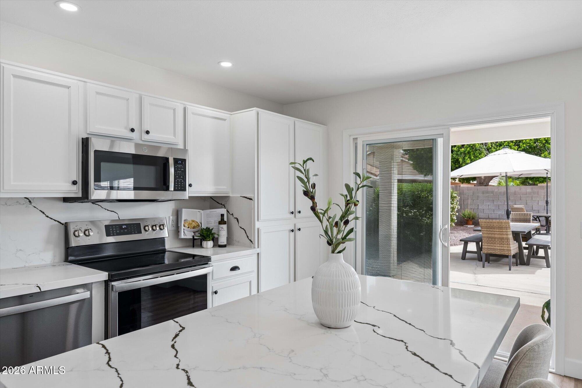 1039 W JUANITA Avenue