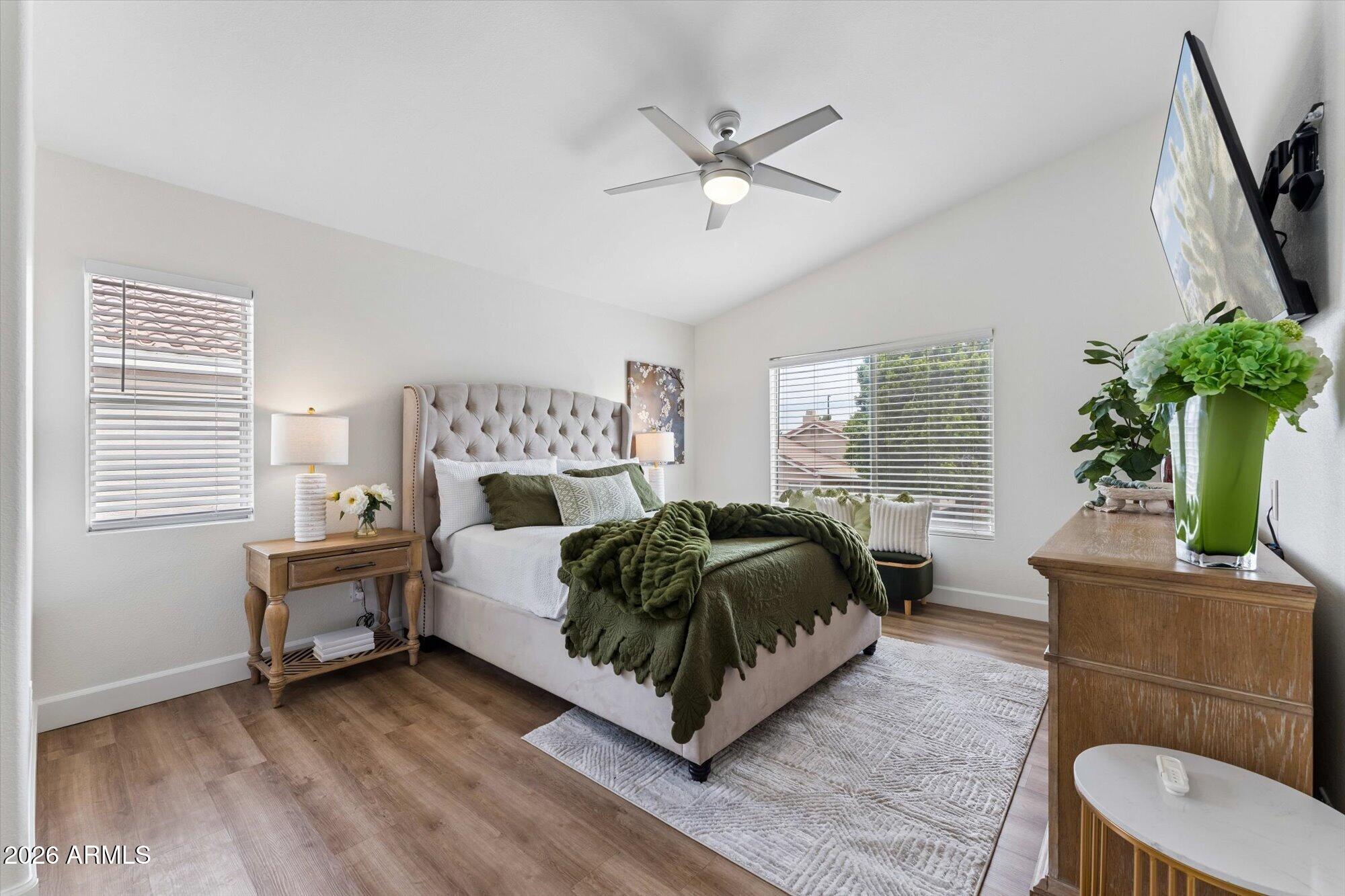 1039 W JUANITA Avenue