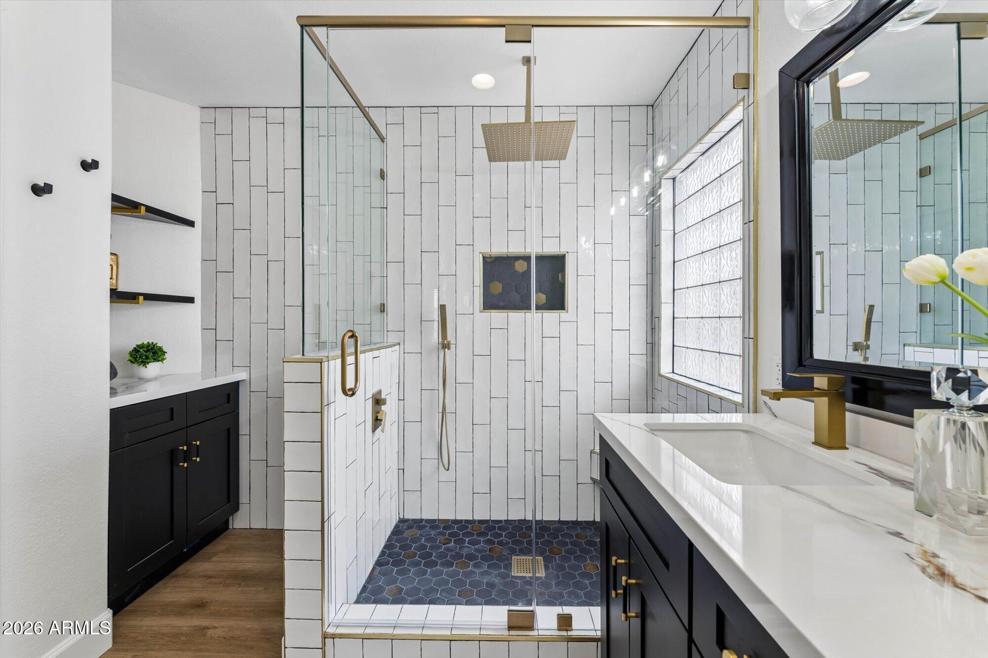 1039 W JUANITA Avenue