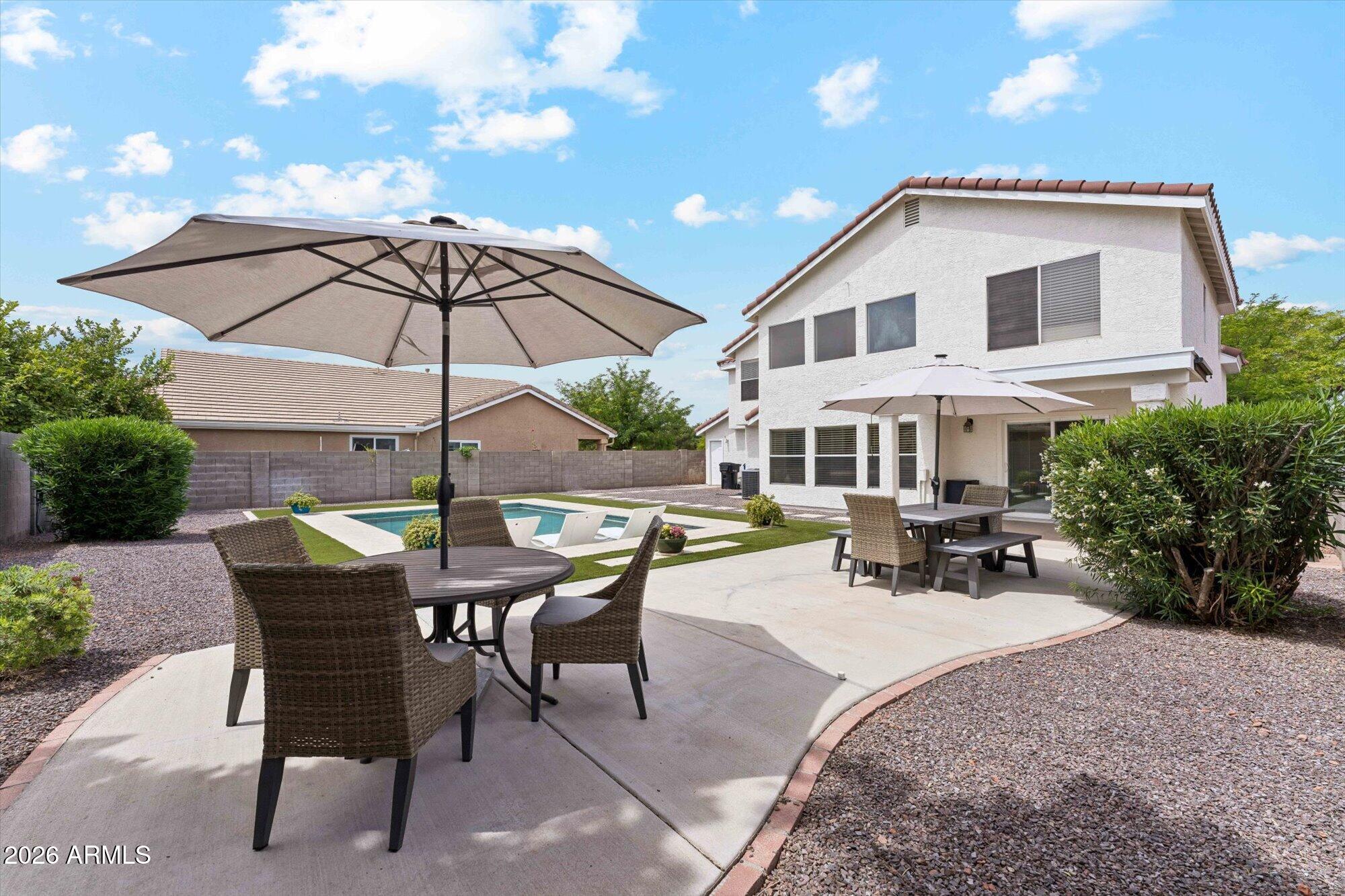 1039 W JUANITA Avenue