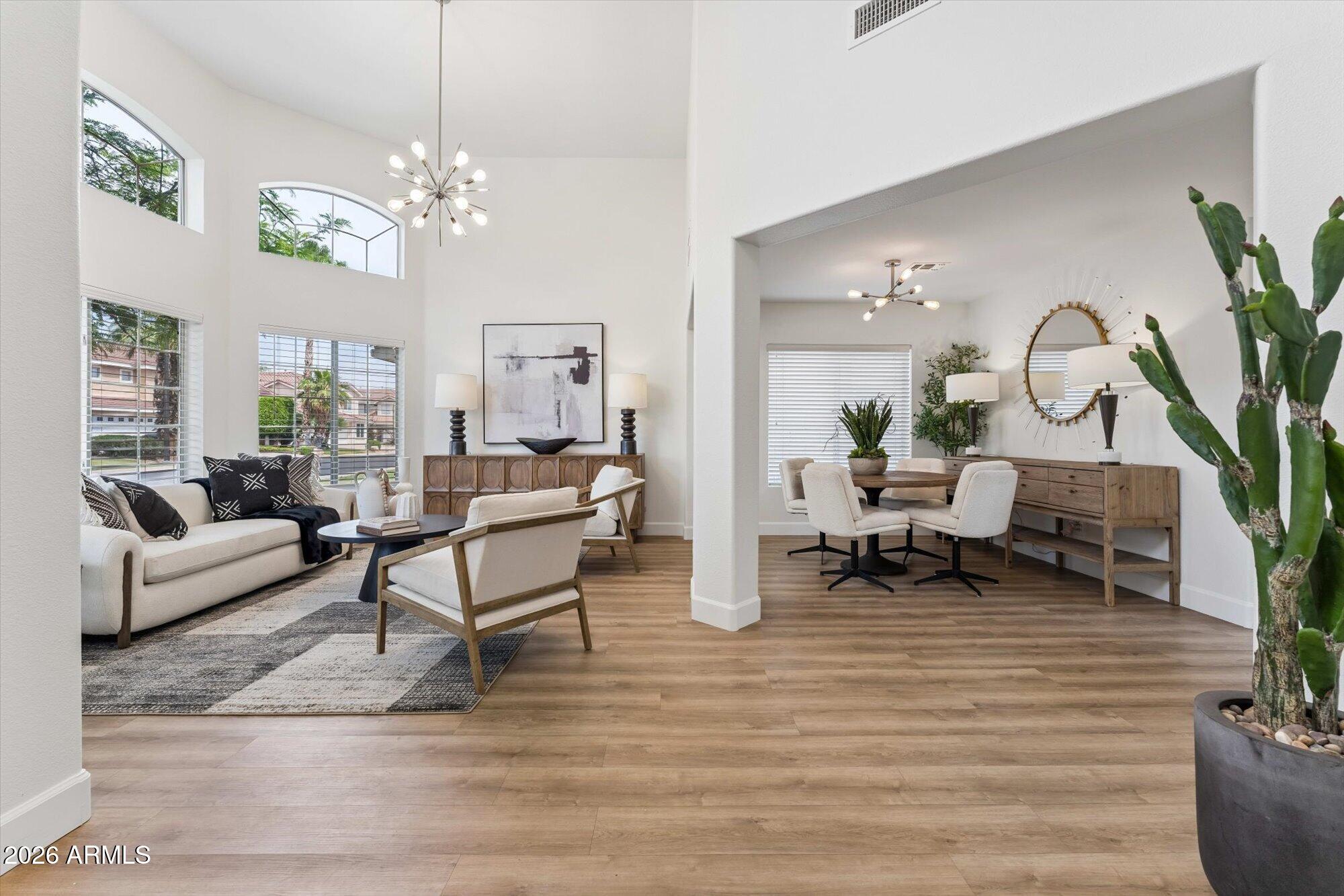 1039 W JUANITA Avenue