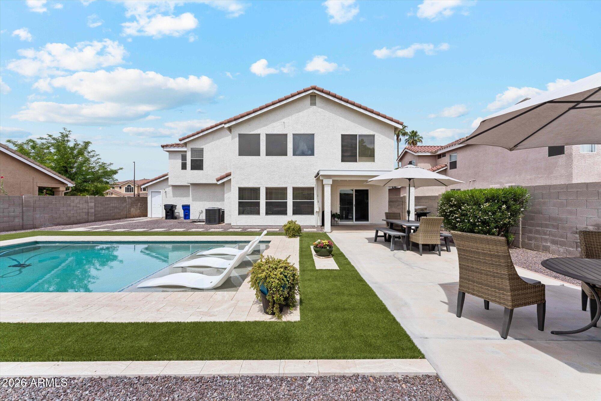 1039 W JUANITA Avenue