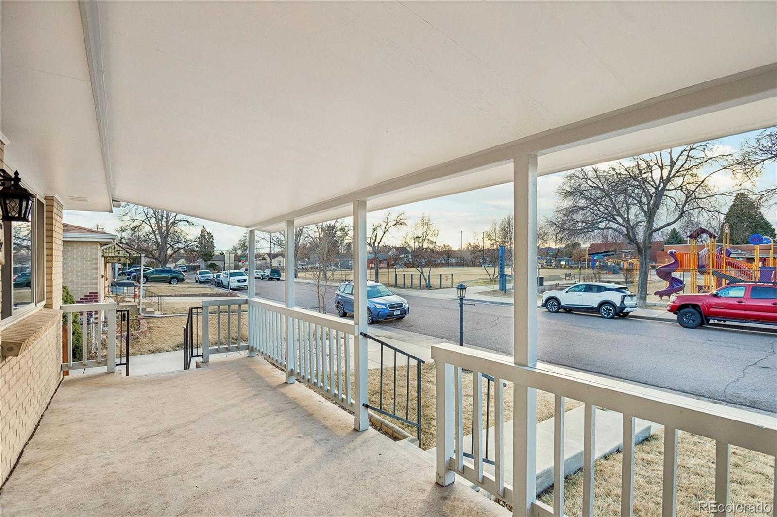 1850 S Hooker Street