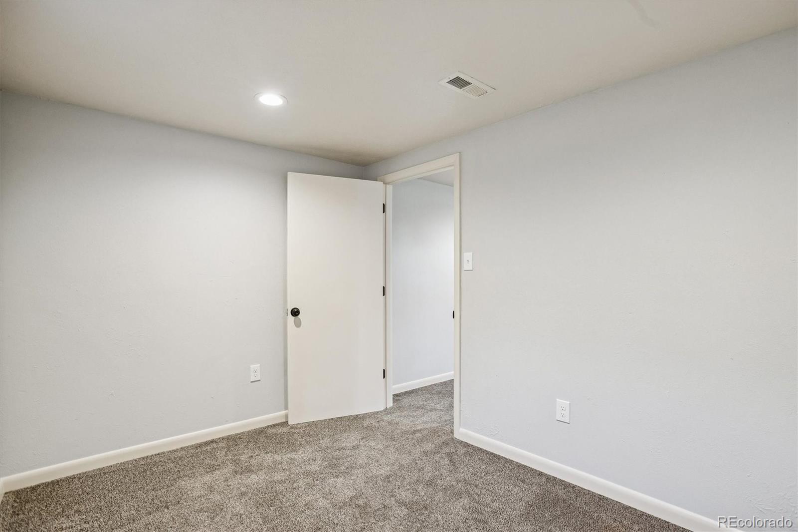 1850 S Hooker Street