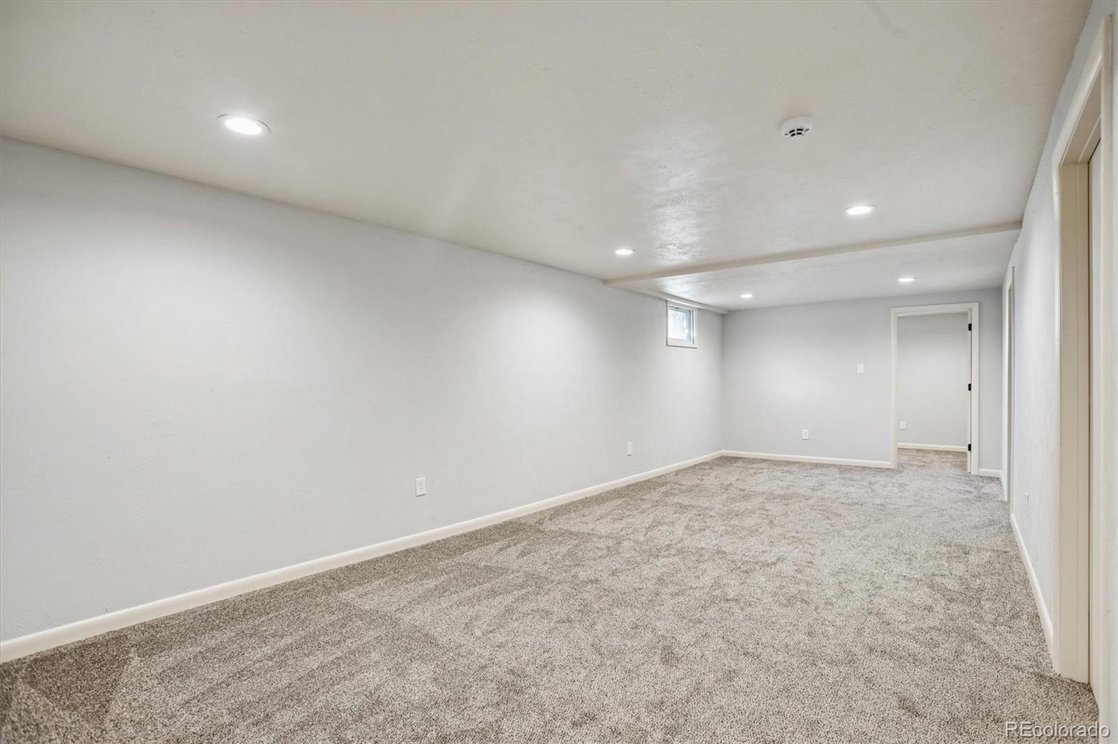 1850 S Hooker Street