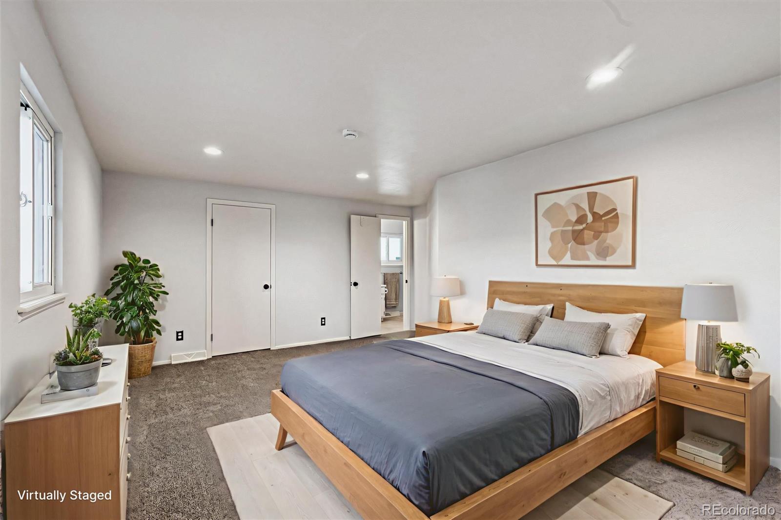 1850 S Hooker Street