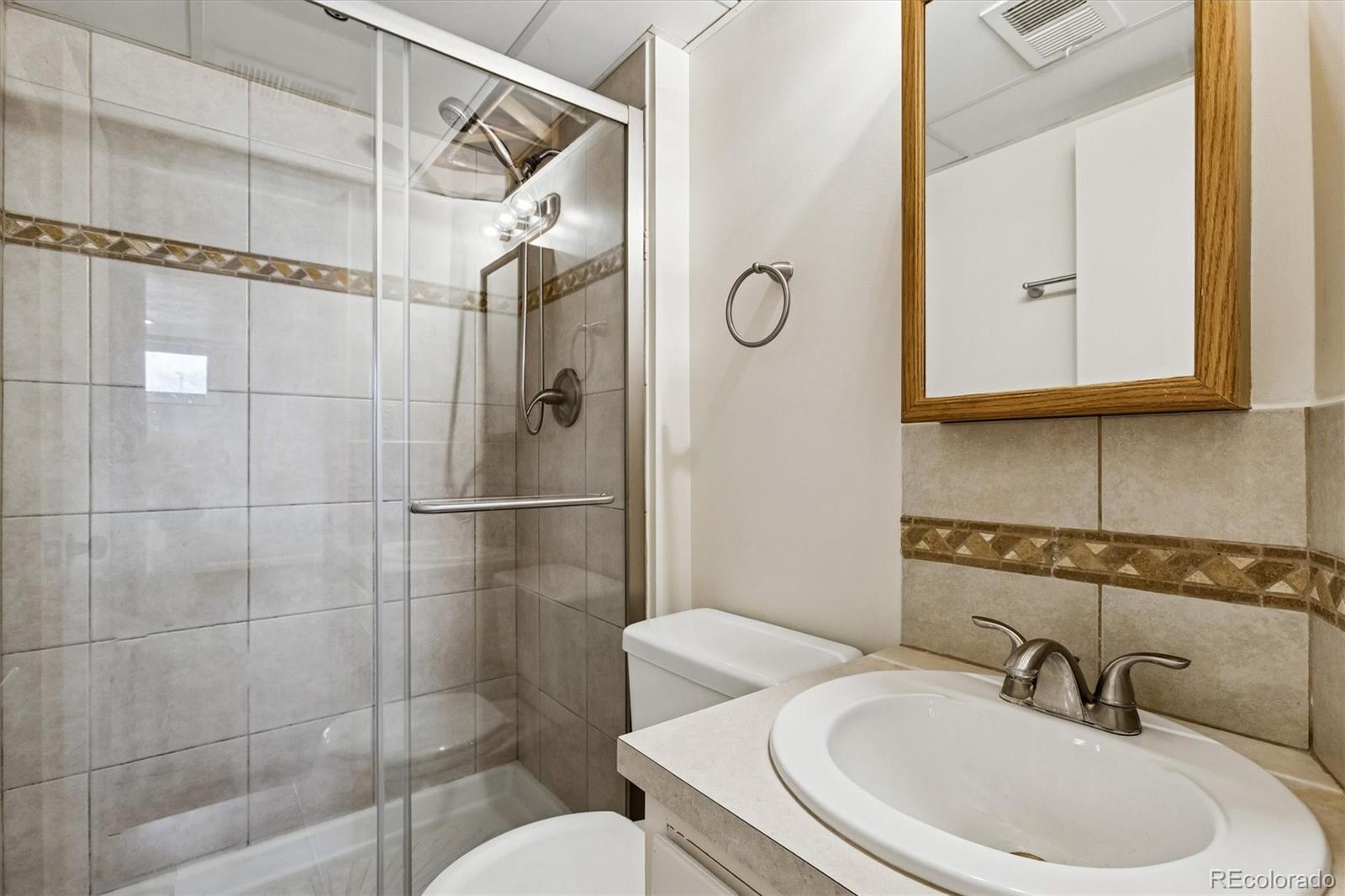 1850 S Hooker Street