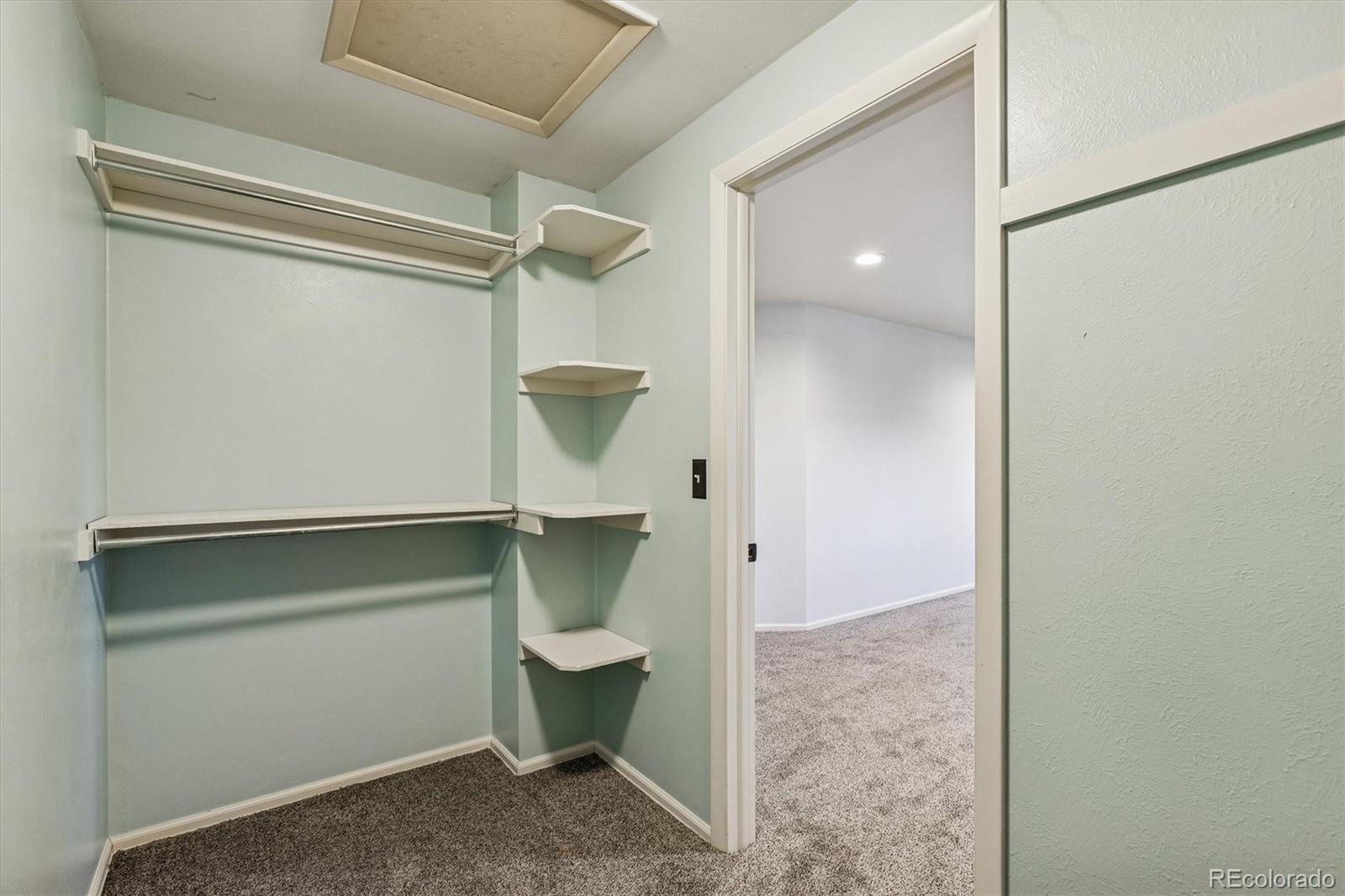 1850 S Hooker Street