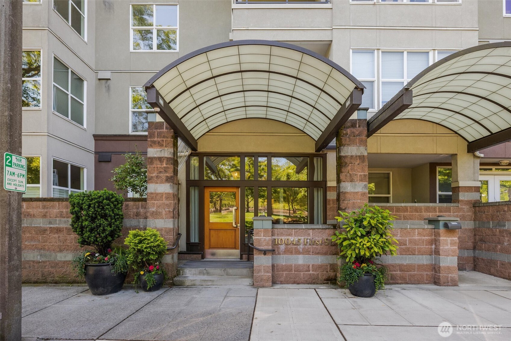 10045 NE 1st Street Unit: 422