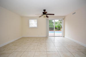 898 SW 10th Avenue