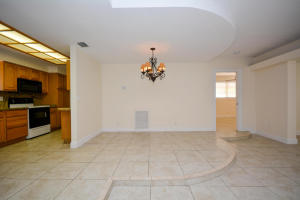 898 SW 10th Avenue